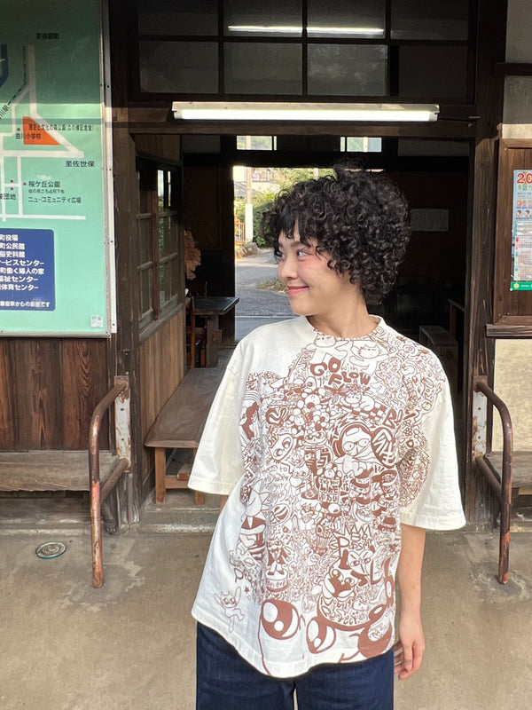 脳内お花畑アフロちゃん！Tシャツ【BROWN】